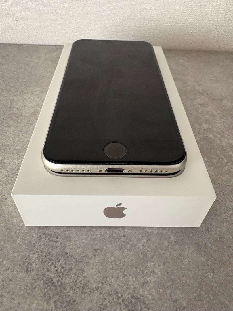 【箱つき】Apple iPhone SE 第3世代 本体 SIMフリー　128G