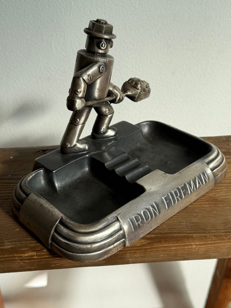 アイアンファイヤーマン　　アッシュトレイ