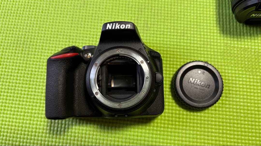 【中古】Nikon D5600 デジタル一眼カメラ　ダブルズームキット