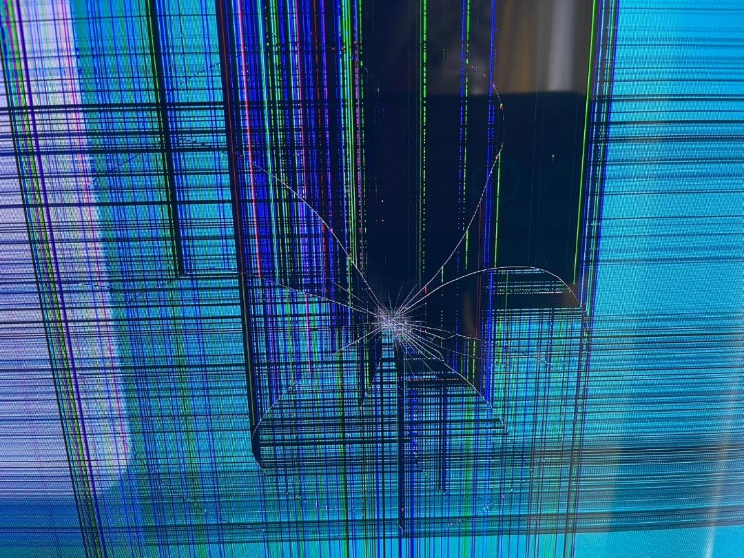 ジャンク品 Hisense 65V型 液晶テレビ U7N 液晶割れ