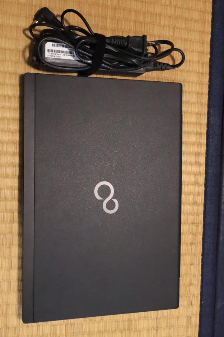 富士通U939/B Core i5 8365U 8GB Windows11