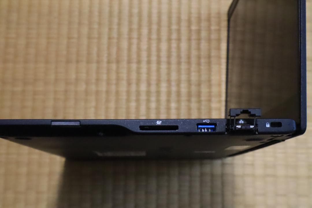 富士通U939/B Core i5 8365U 8GB Windows11