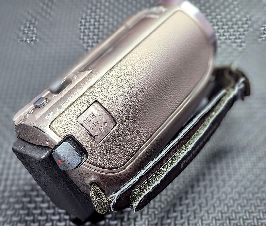 [訳あり］パナソニック HC-V550M ピンク