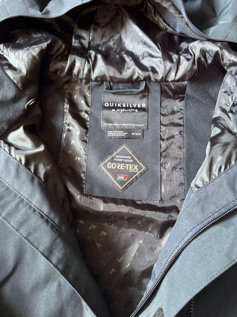 ま*様 Quiksilverゴアテックス　スノーボードウェアセ　M 上下セット