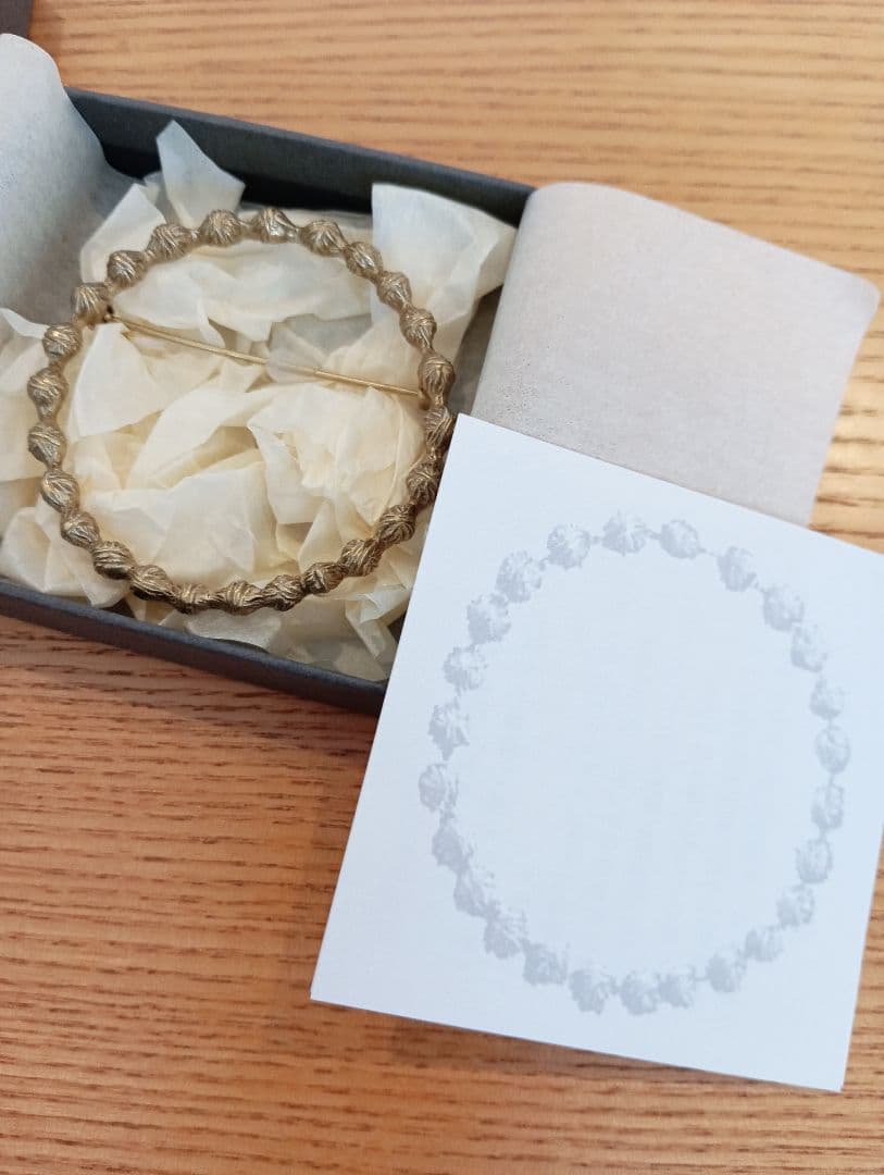 新品未使用　ミナペルホネン　tambourine ブローチ　アンティークゴールド