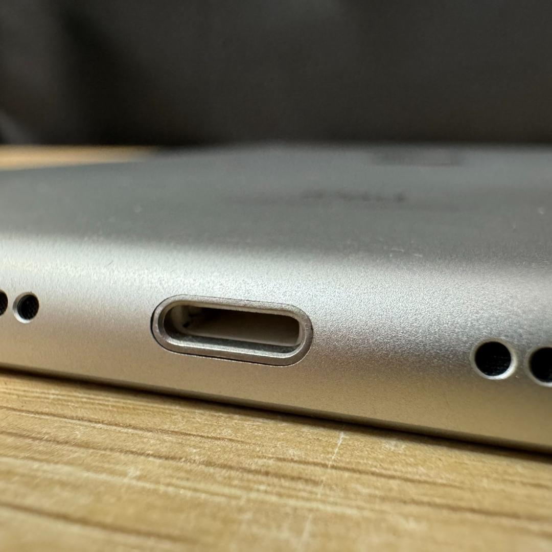 ★Apple　iPad　第9世代　A2602　NK2L3J/A　64GB