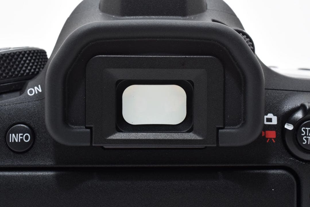 Canon EOS 6D Mark II / Canon EF 75-300㎜