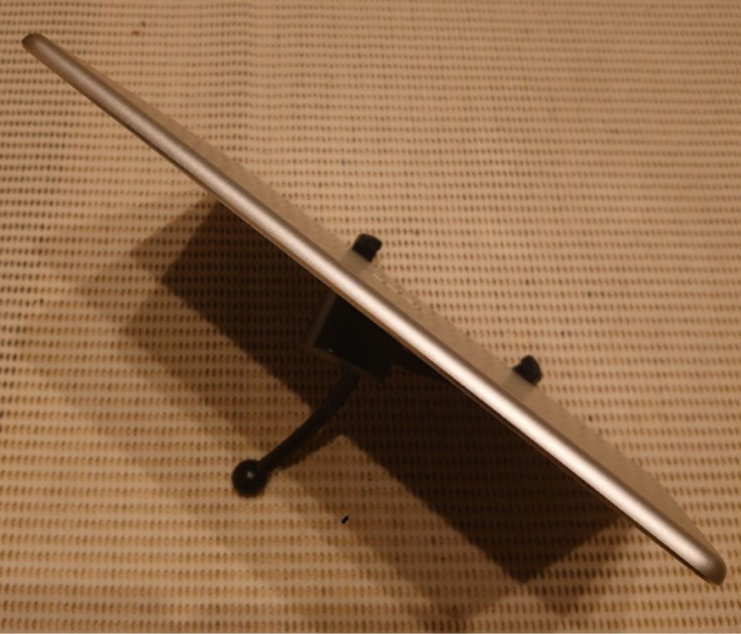 完動品iPad Air2(A1566)本体64GBシルバー送料込VG5VY