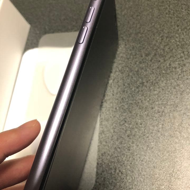 iPhone11本体、付属品あり６４ギガ