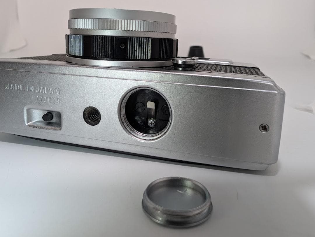 ☆赤ベロOK☆ OLYMPUS PEN EED ハーフサイズカメラ