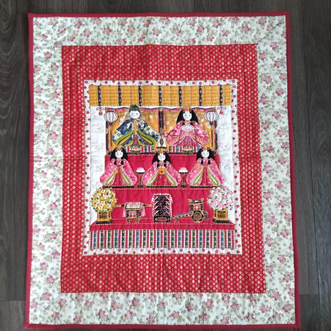 ❣️お雛様パネルレッド系（パッチワークキルトタペストリー❣️ ハンドメイド