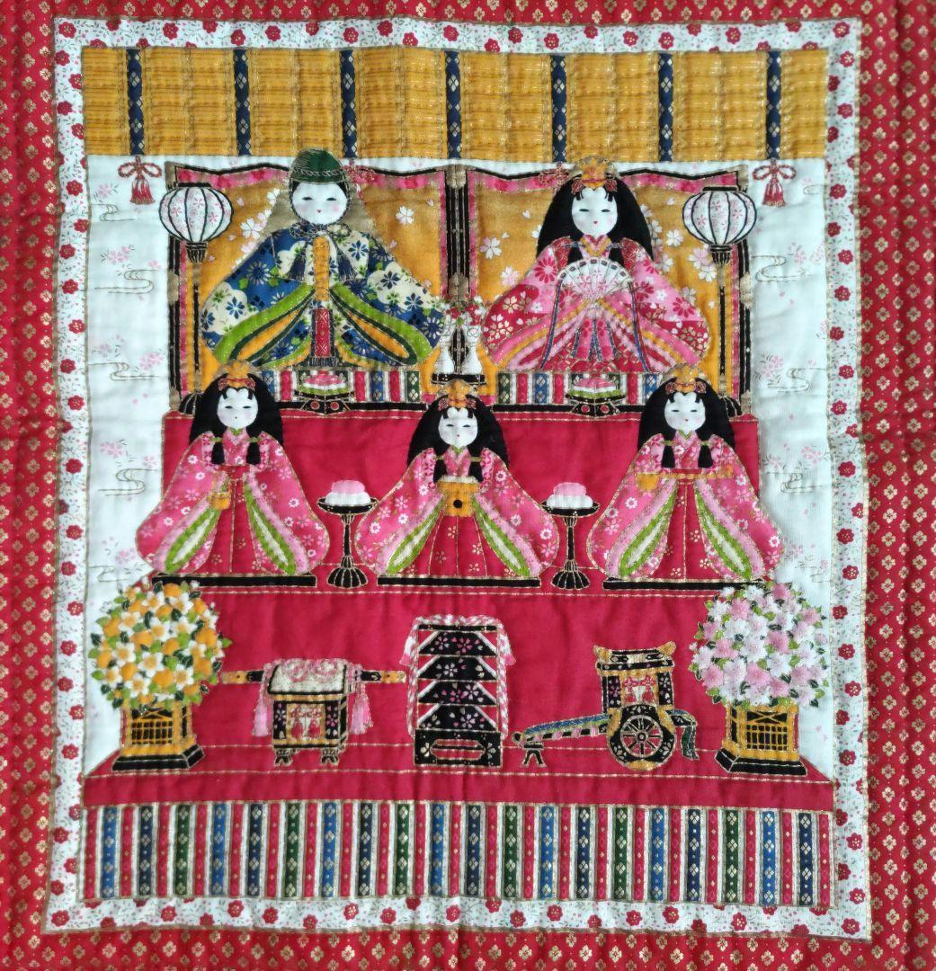 ❣️お雛様パネルレッド系（パッチワークキルトタペストリー❣️ ハンドメイド