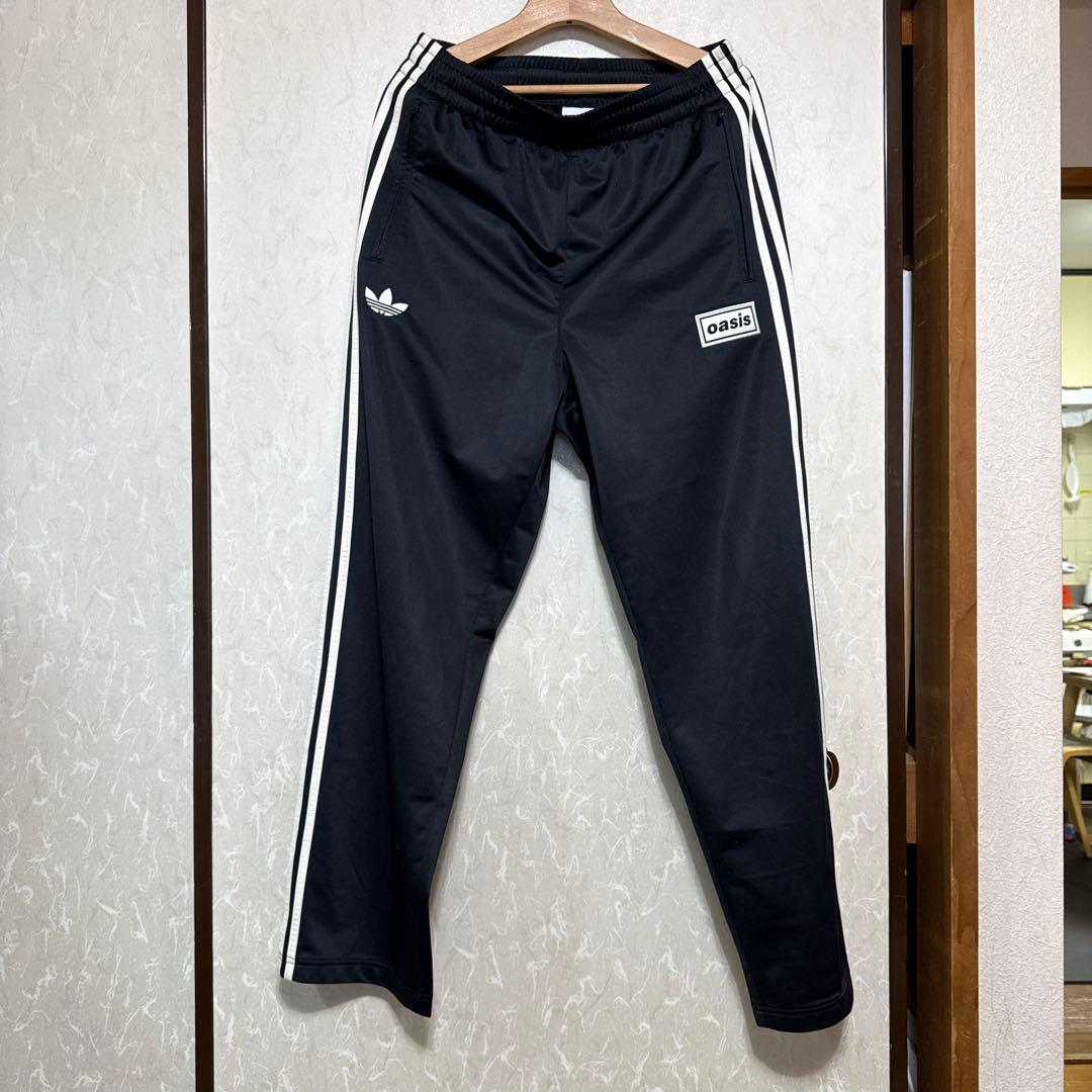 adidas oasis ジャージパンツ ブラック