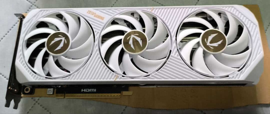 K*I様 ZOTAC GAMING GEFORCE RTX 5070 12GB