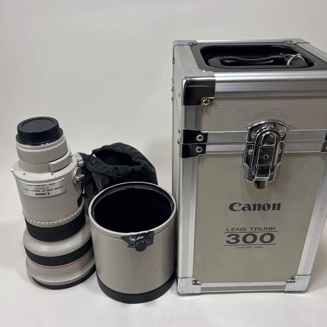 ジャンク品Canon 300mm f2.8レンズ ハードケース付き