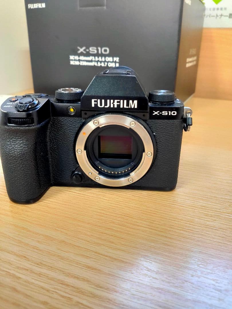 Fujifilm X-S10 ミラーレスカメラ