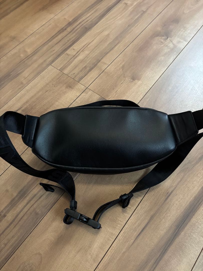 【美品】Supreme レザーウエストバッグ ブラック
