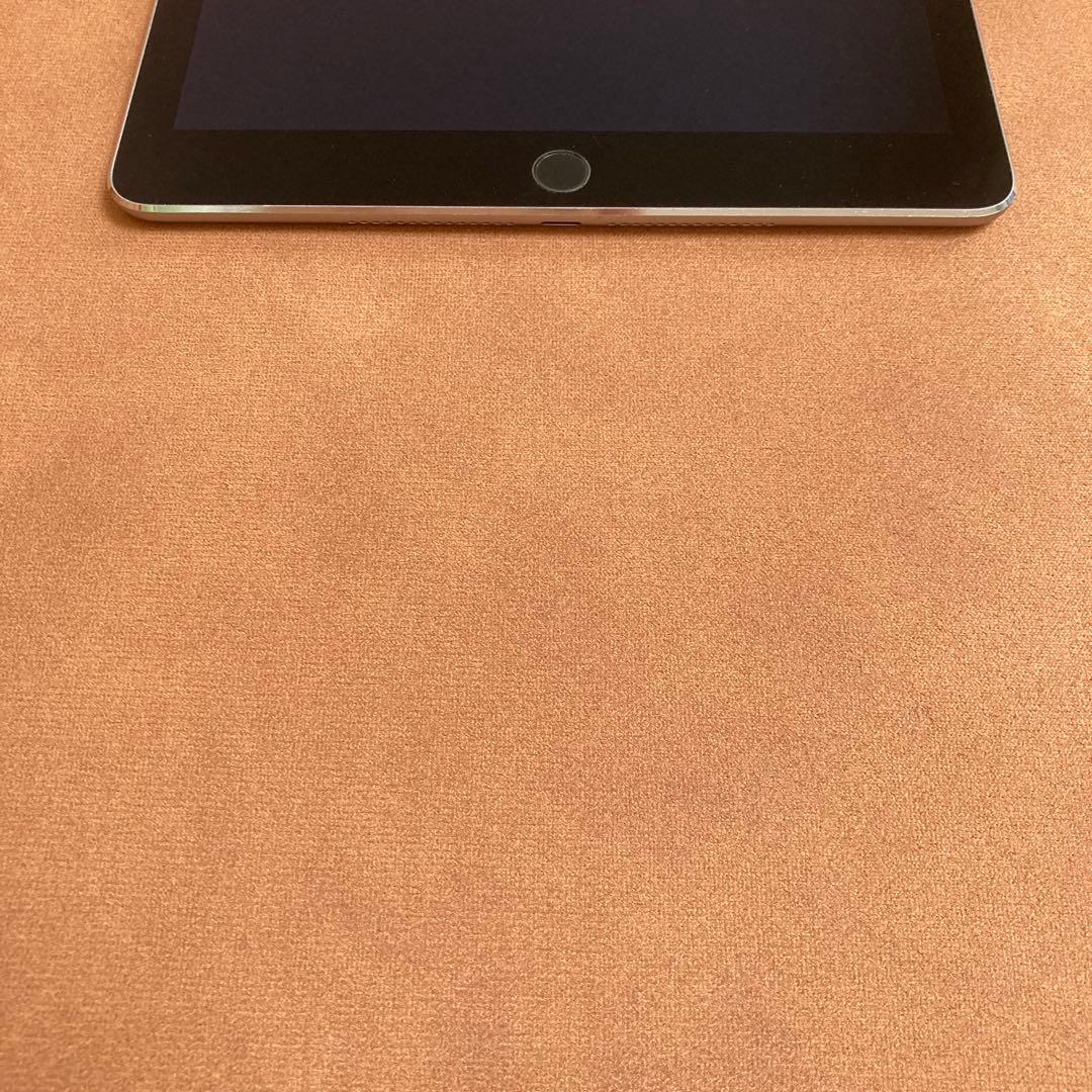 818 電池最良好☆iPad Air2 第2世代 128GB WIFIモデル☆