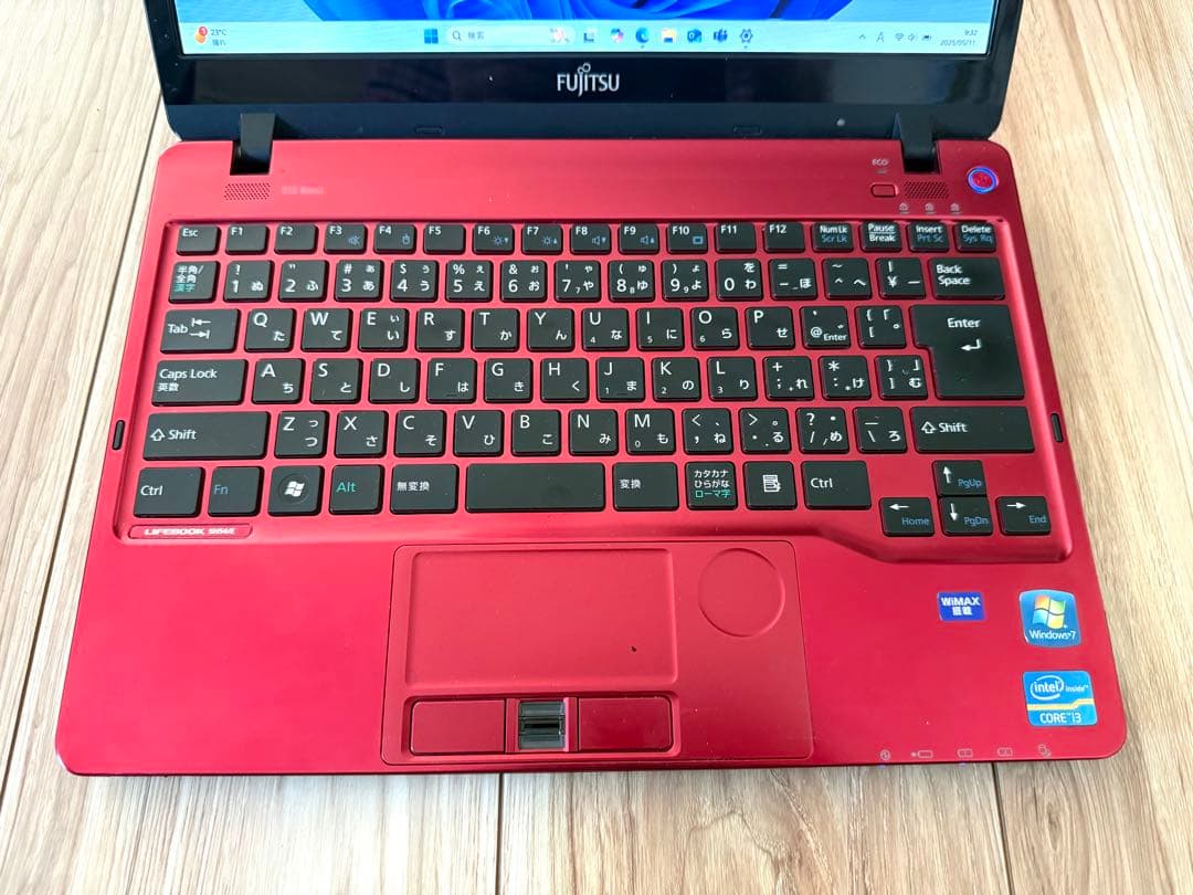 Fujitsu 赤ノートPC 8GBメモリ SSD240GB オフィス2021付