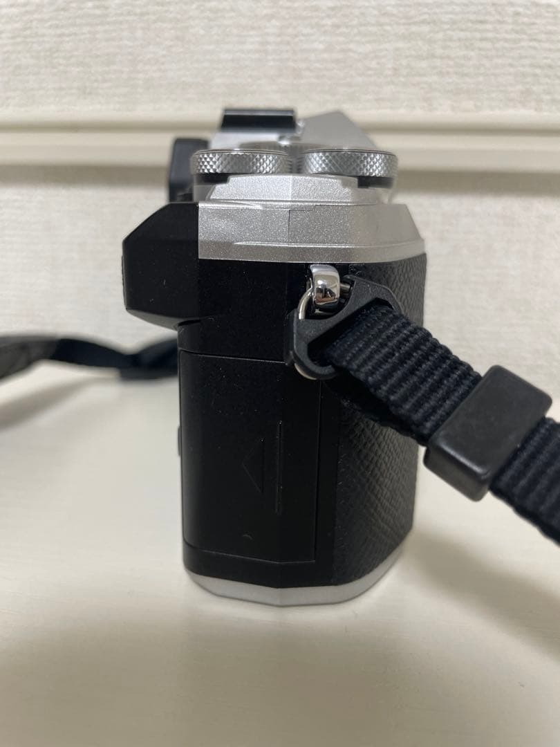 OLYMPUS OM-D E-M5 MarkⅢ 本体、バッテリー付き