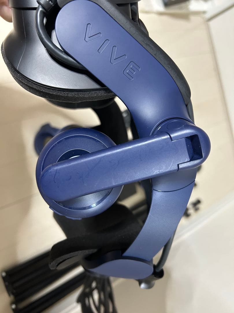 HTC VIVE pro2 フルセット、ベースステーション三脚、他