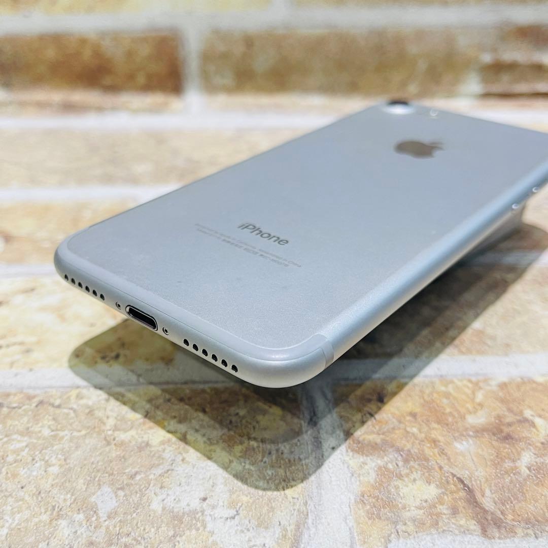 SIMフリー iPhone7 32GB シルバー 電池良好