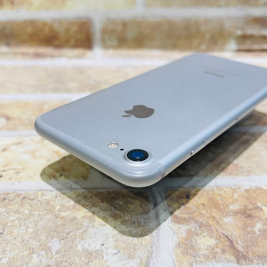 SIMフリー iPhone7 32GB シルバー 電池良好