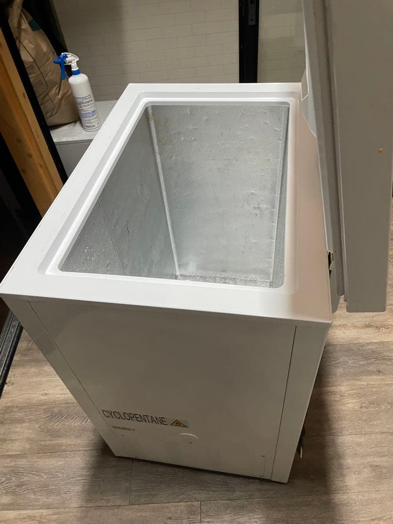 最終価格！アオヤマアリス チェスト型冷凍庫 ホワイト　142L