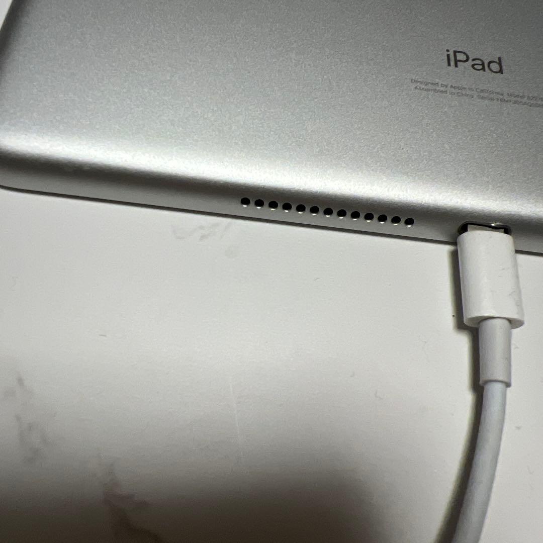 Apple iPad 第8世代 シルバー 128GB
