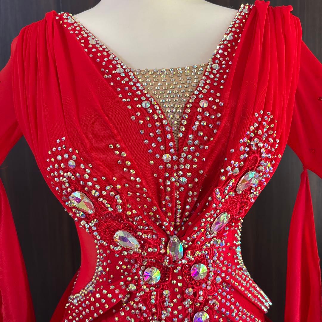 社交ダンス　赤　ドレス　パーティー　競技会　トライアル　豪華
