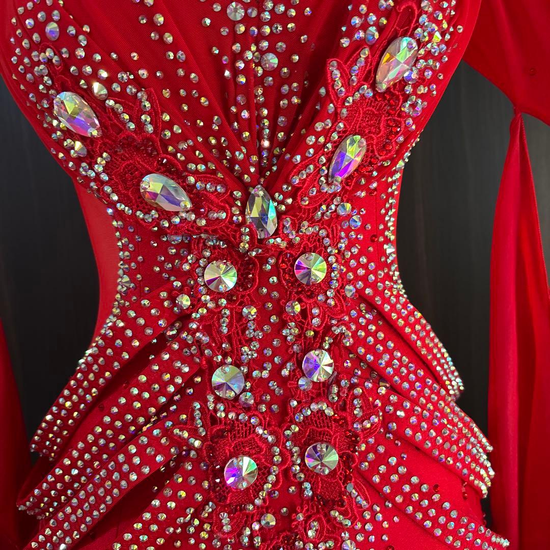 社交ダンス　赤　ドレス　パーティー　競技会　トライアル　豪華