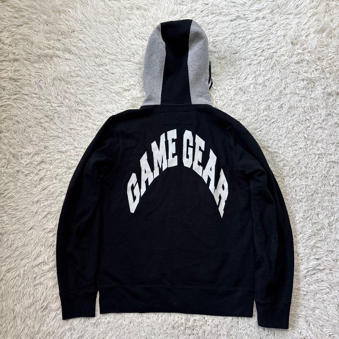 【アベイシングエイプ】 KAWS GAME GEAR パーカー　シャーク　M