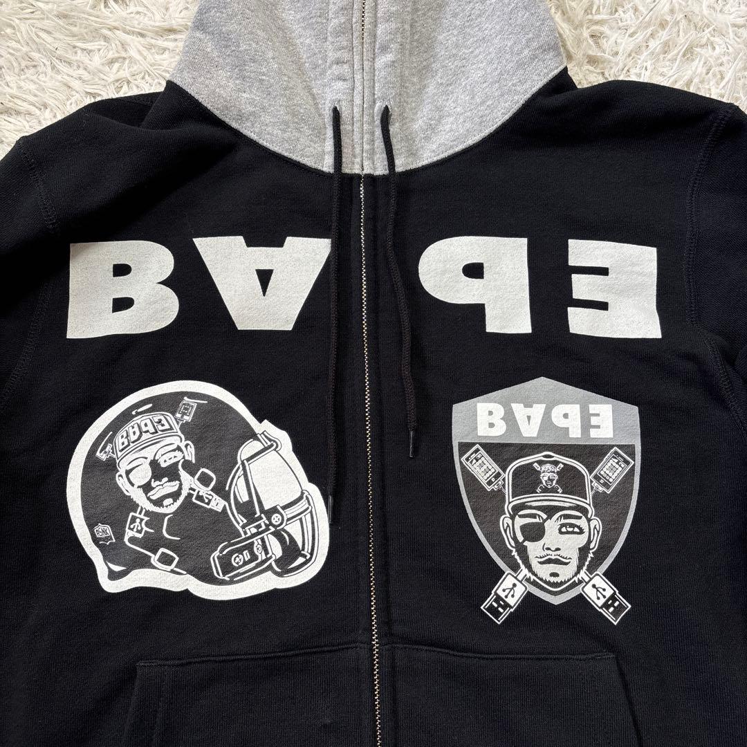 【アベイシングエイプ】 KAWS GAME GEAR パーカー　シャーク　M