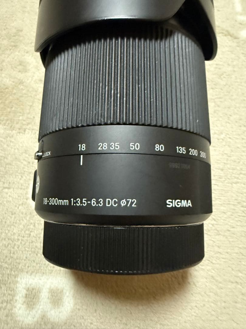 SIGMA 18-300mm f/3.5-6.3 DC キャノンEF