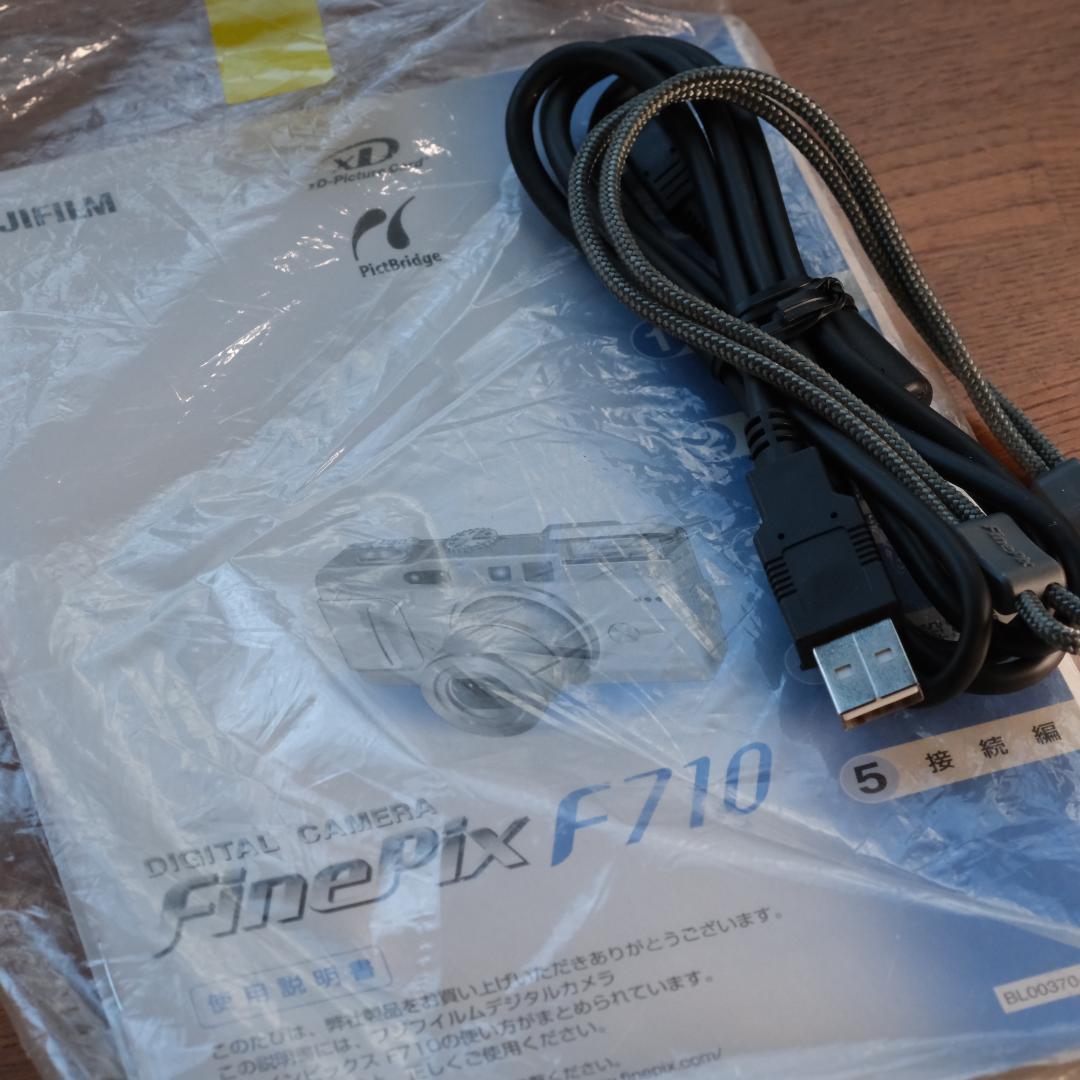 つ*さ様 FUJIFILM　Finepix　F710　極美　保管品　カードも！