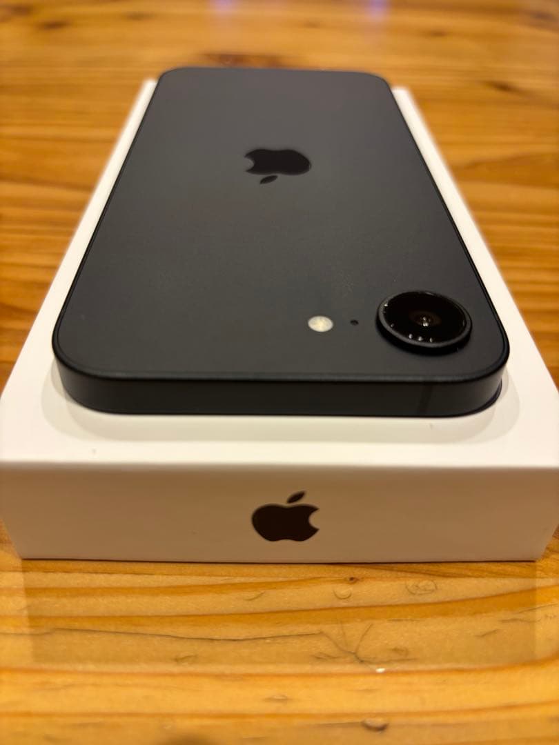 Apple iPhone16e ブラック　128GB SIMフリー