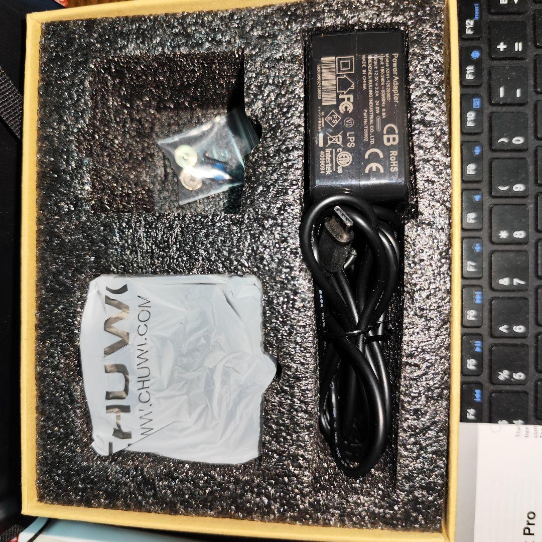 【値引き中】CHUWI 超軽量ミニPC ブラック