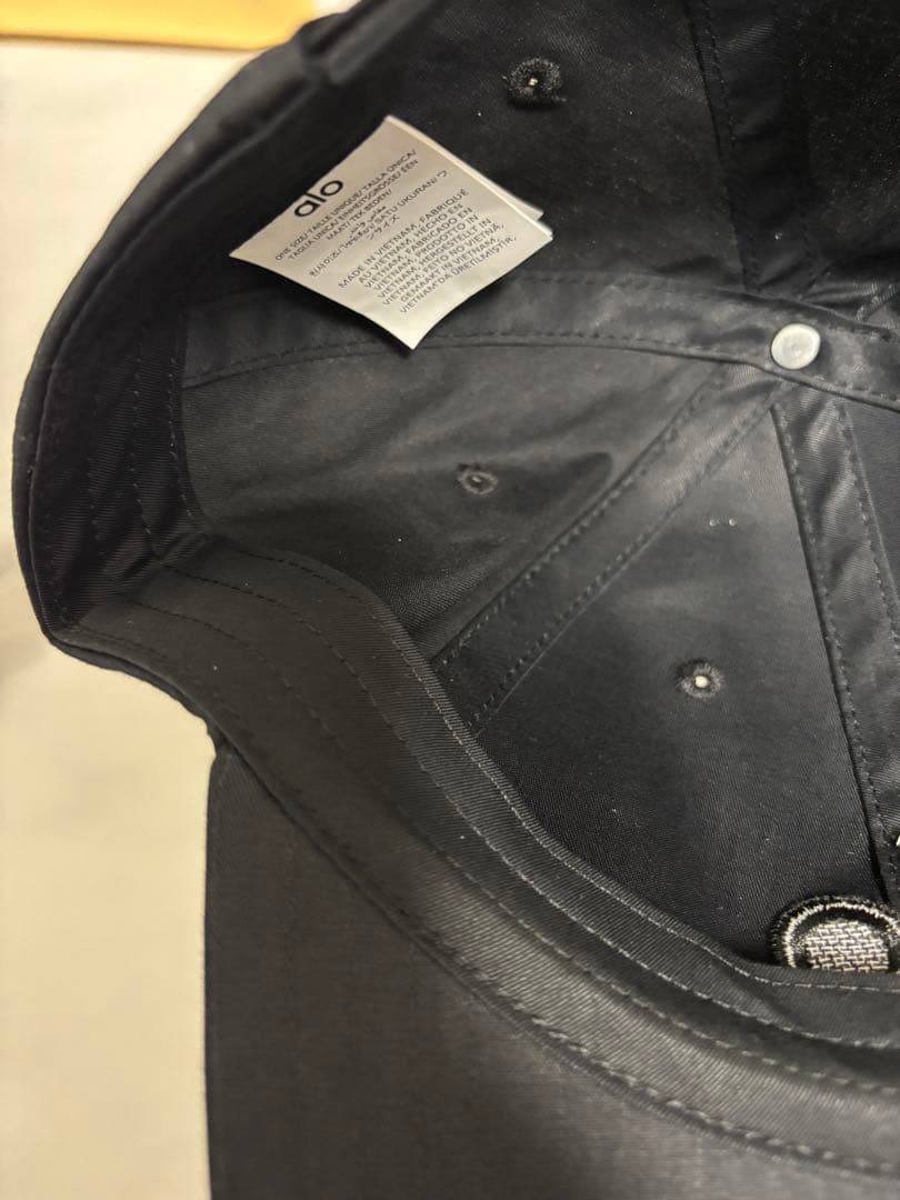 【新品未着用】alo Off-Duty キャップ　ブラック