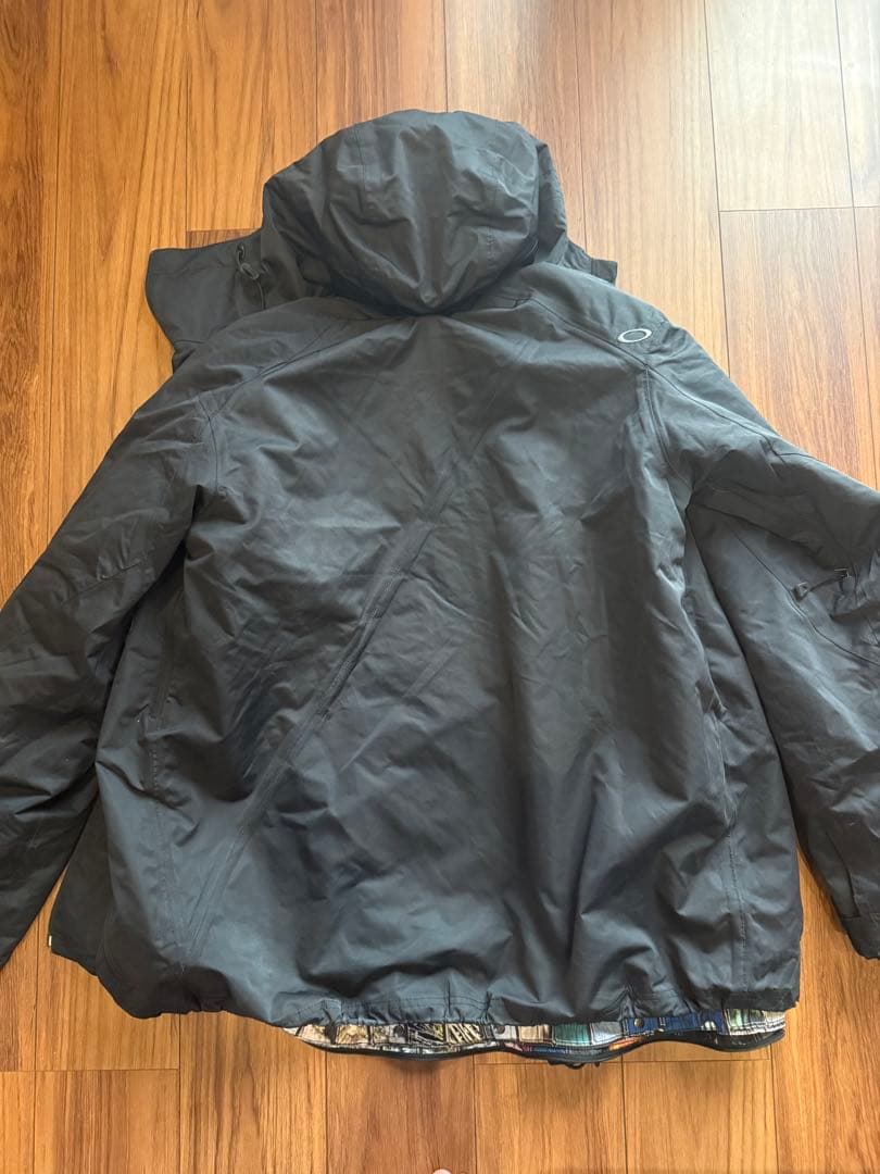 Oakley スノーボードジャケット ブラック