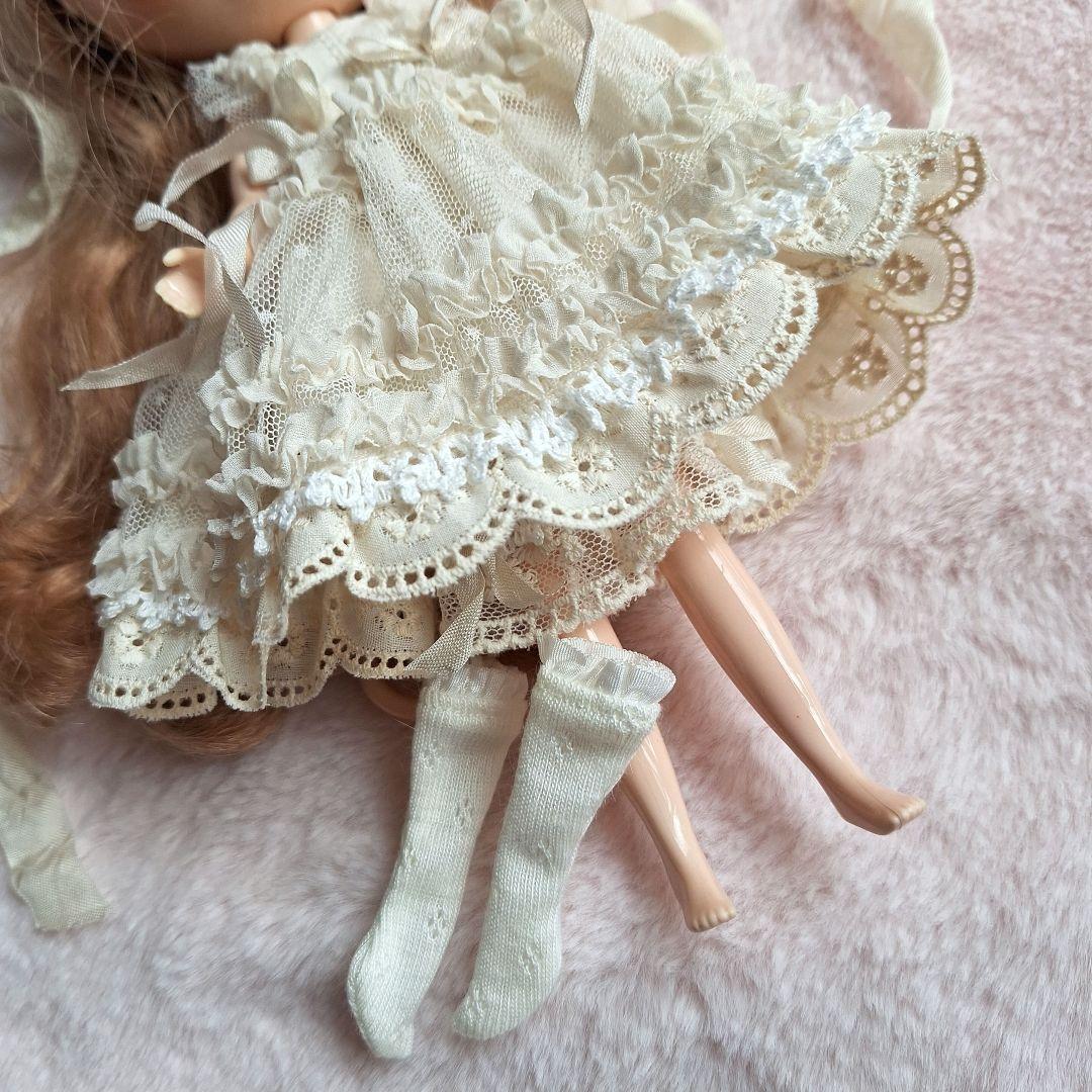 ララ ブライス アウトフィット