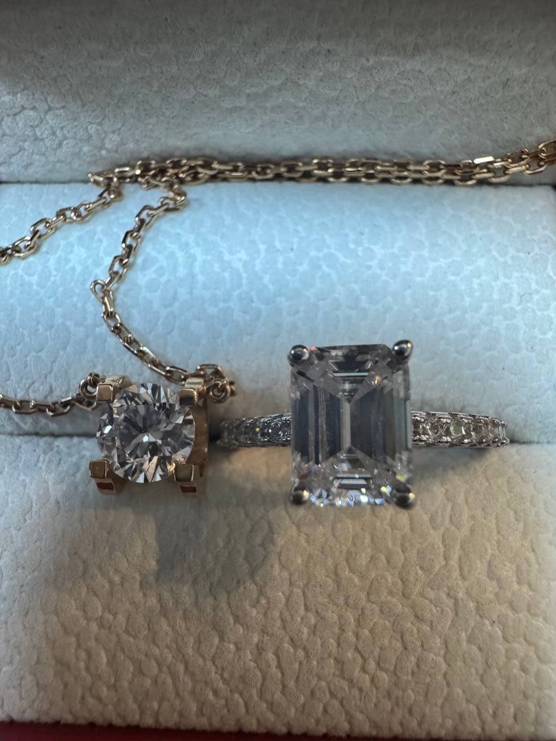 新品未使用 Au750 2ct エメラルドカット リング