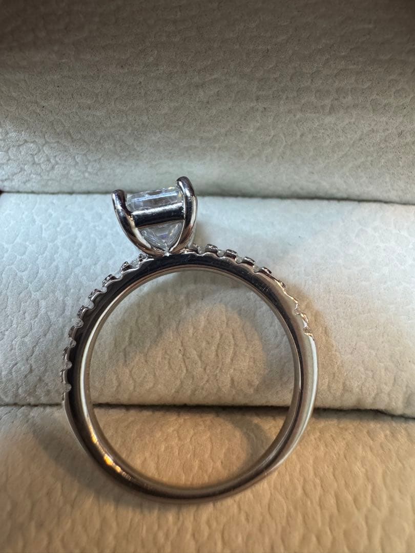 新品未使用 Au750 2ct エメラルドカット リング