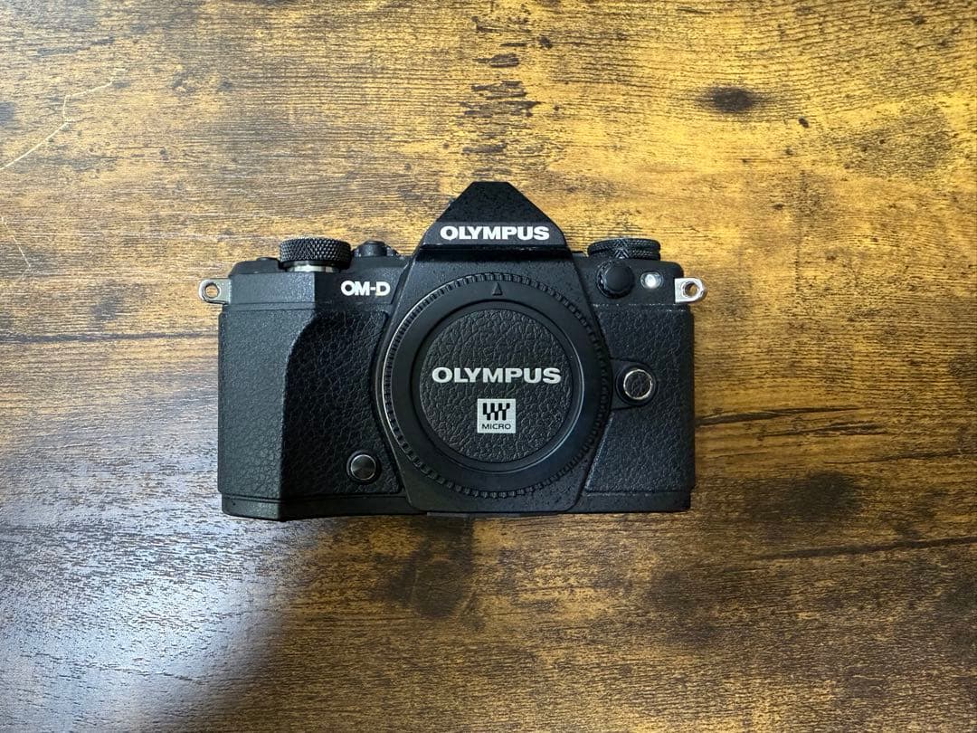 OLYMPUS OM-D E-M5 Mark2 レンズ2本付き