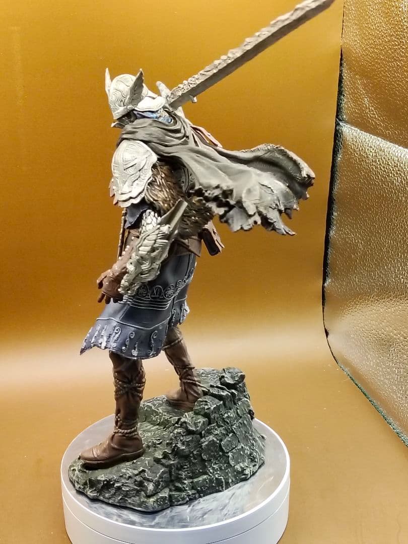 エルデンリングナイトレイン　追跡者　フィギュア