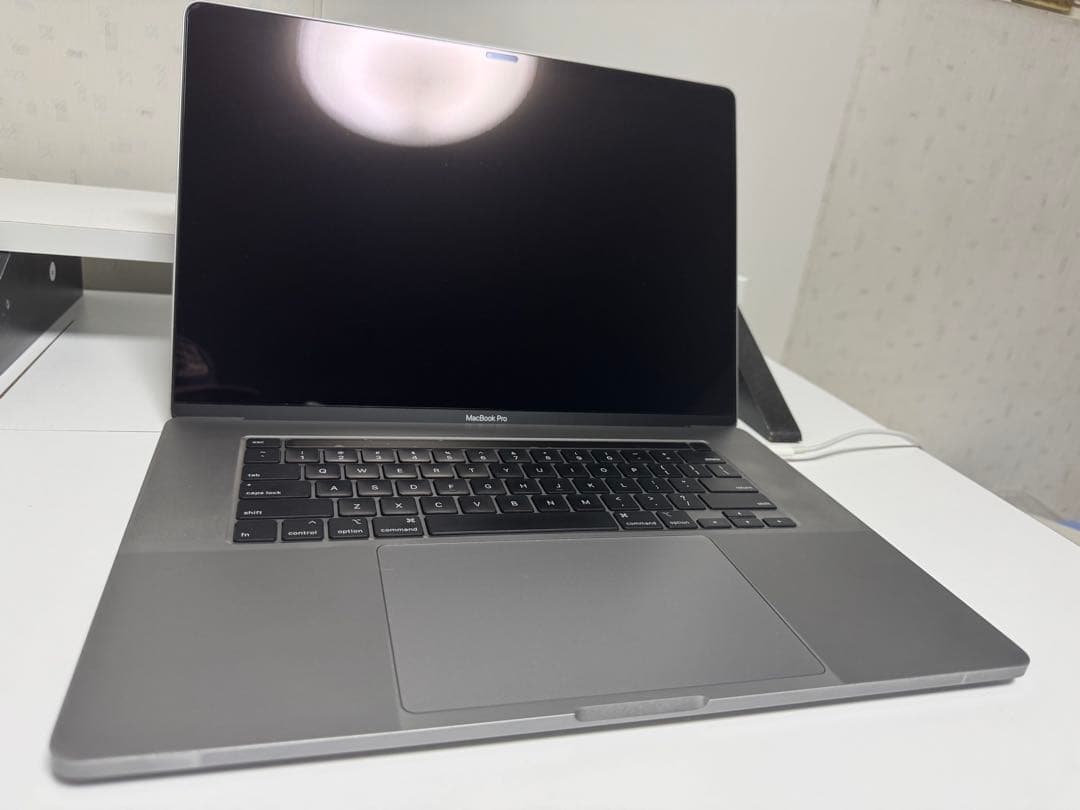 MacBook Pro 16\"(2019) i9/32GB/2TB USキー