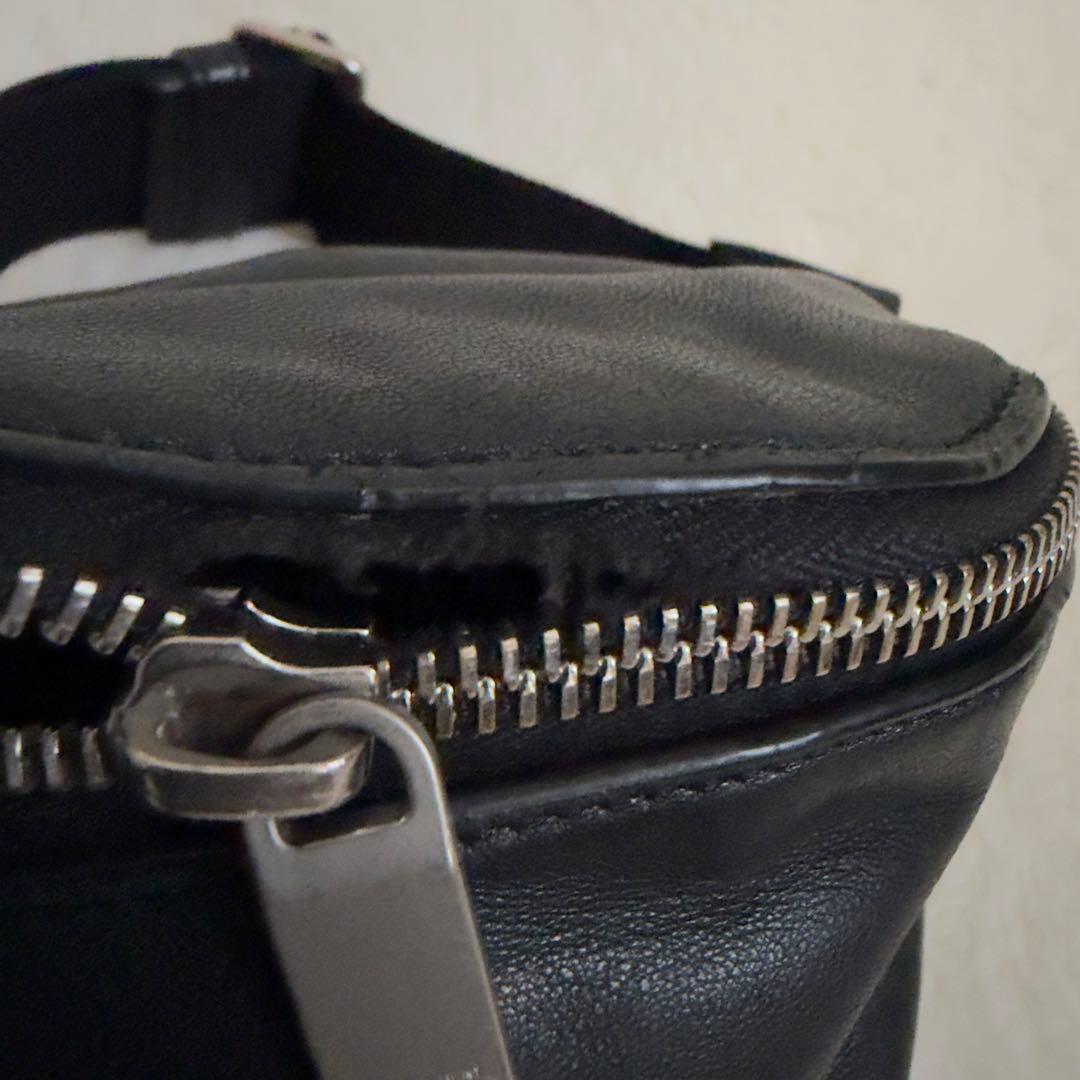 サンローラン　ボディバッグ　ウエストポーチ　レザー　黒