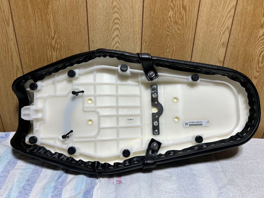 カワサキ W230 純正シート