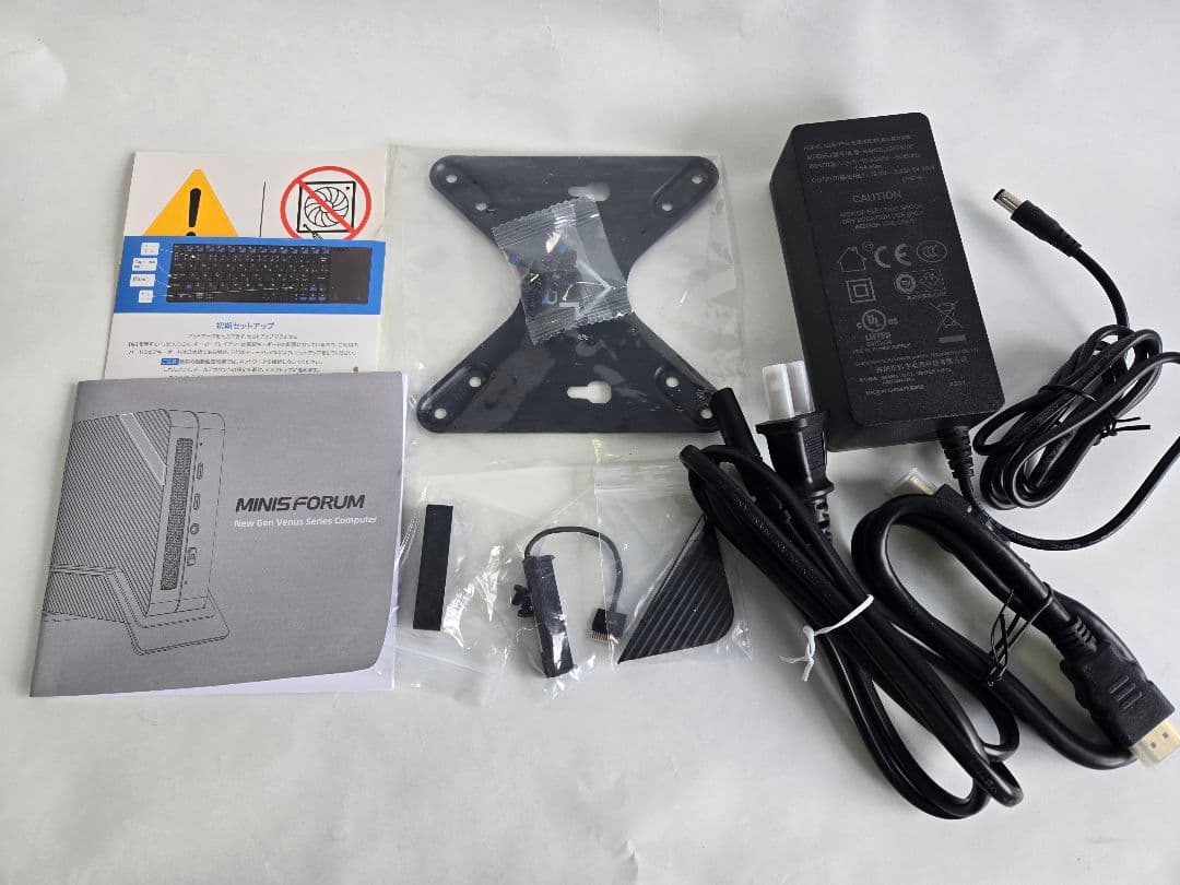 minisforum UM560XT Win11未認証 初期化済