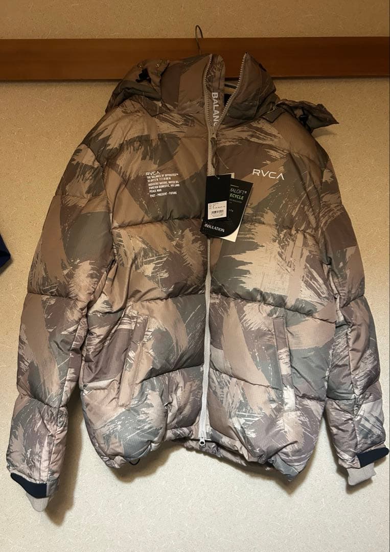 【新品】タグ付き 美品 ルーカ RVCA ダウン【Mサイズ】16000円本日まで