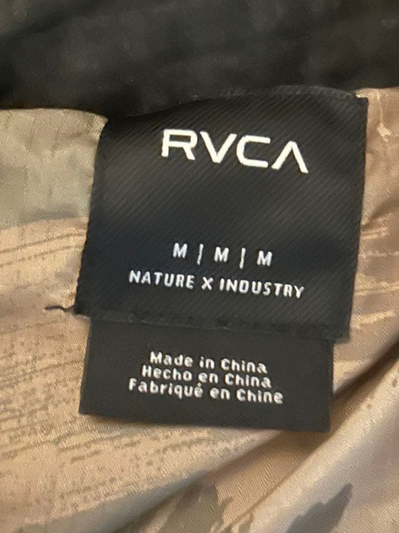 【新品】タグ付き 美品 ルーカ RVCA ダウン【Mサイズ】16000円本日まで